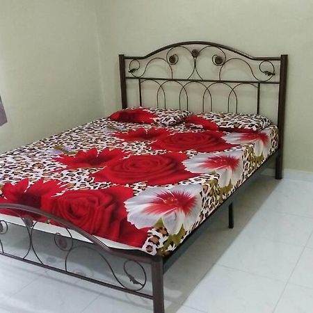 Homestay Mimie Gemas Экстерьер фото