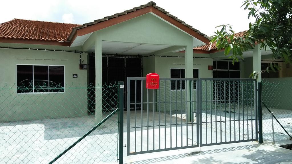 Homestay Mimie Gemas Экстерьер фото